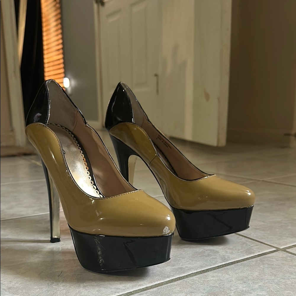 Elegant Black and Tan Women's Heels